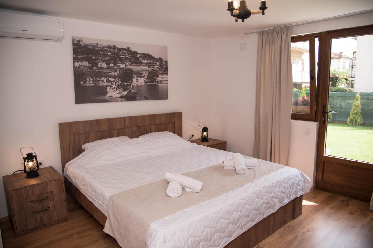 Guest House La Baja Ohrid Bagian luar foto