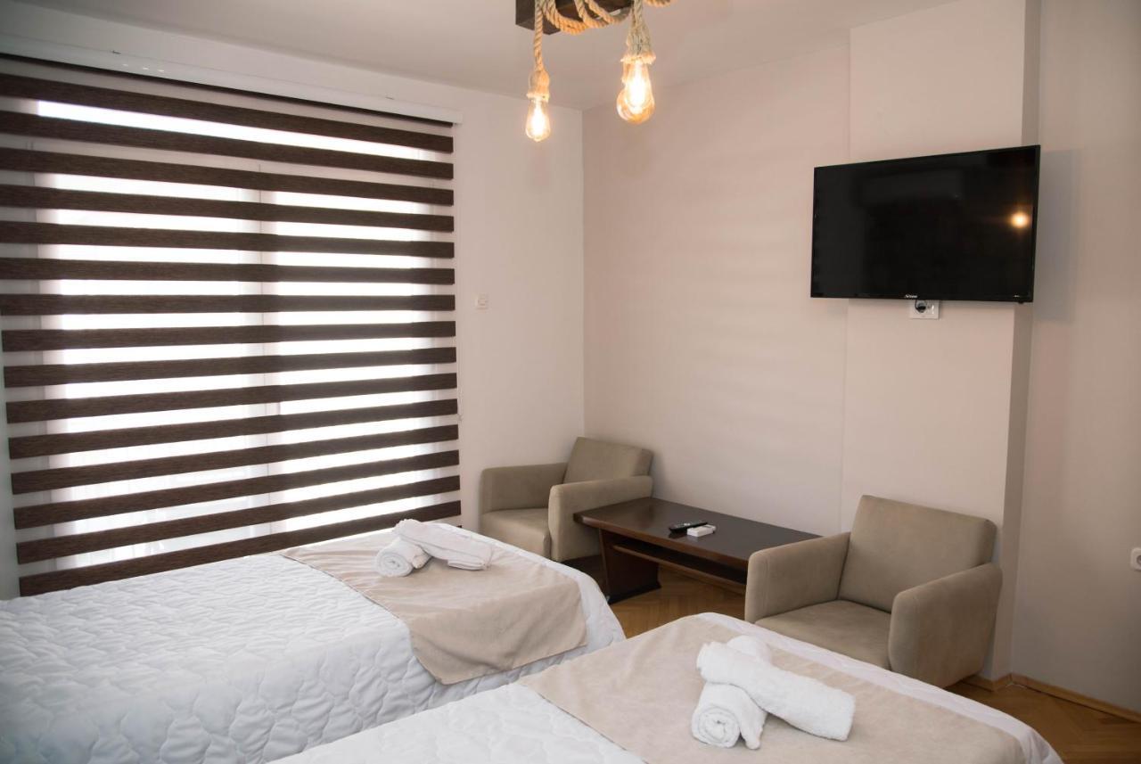 Guest House La Baja Ohrid Bagian luar foto