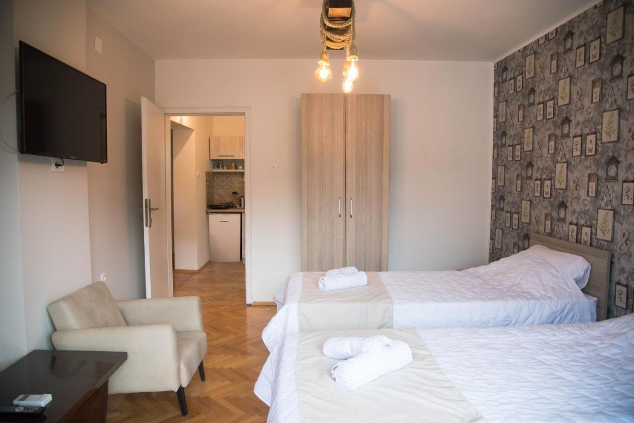 Guest House La Baja Ohrid Bagian luar foto