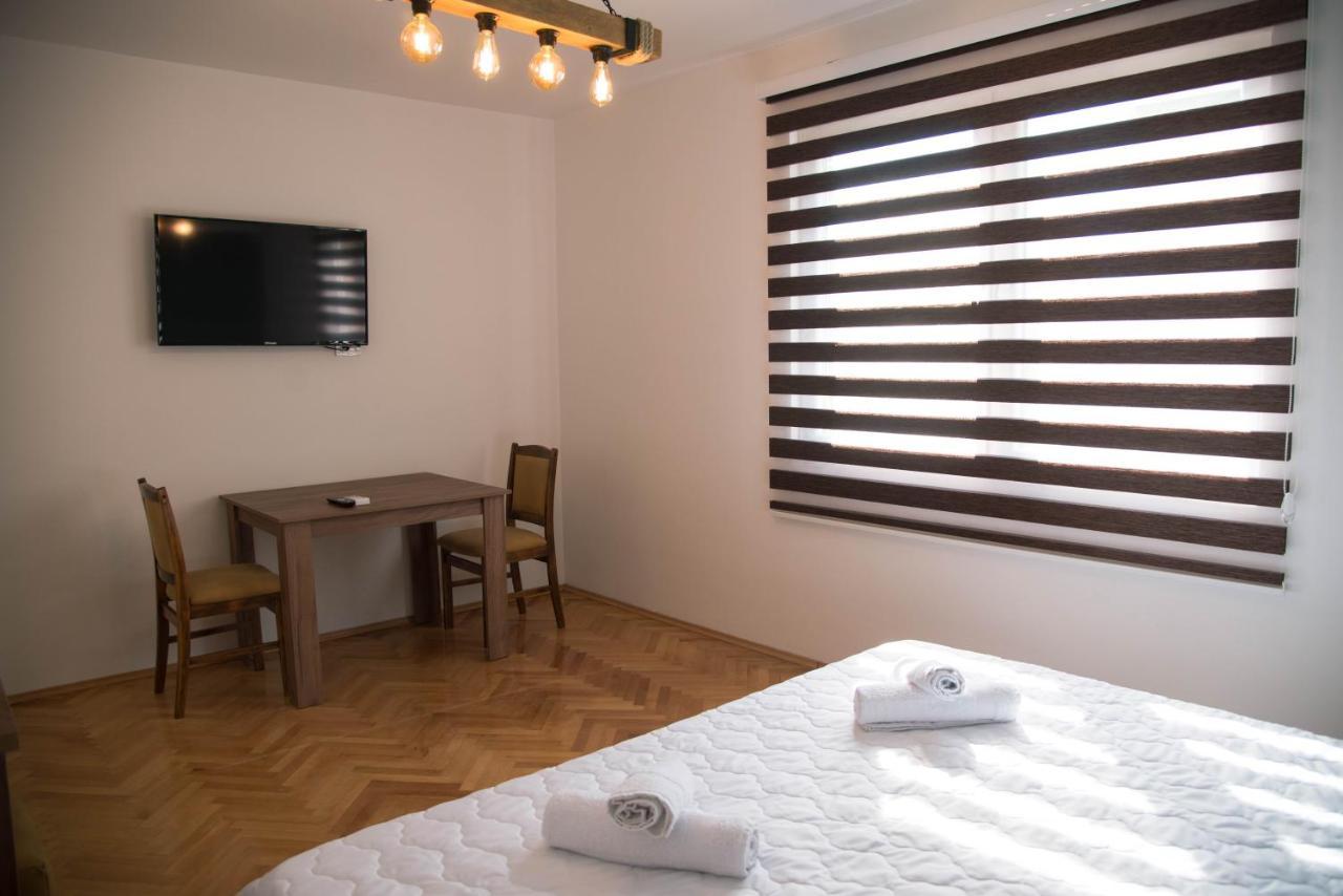 Guest House La Baja Ohrid Bagian luar foto