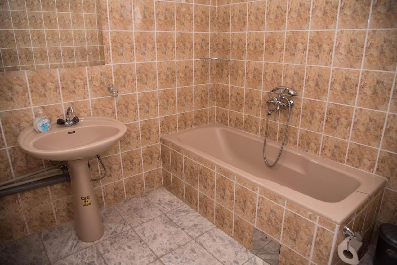 Guest House La Baja Ohrid Bagian luar foto