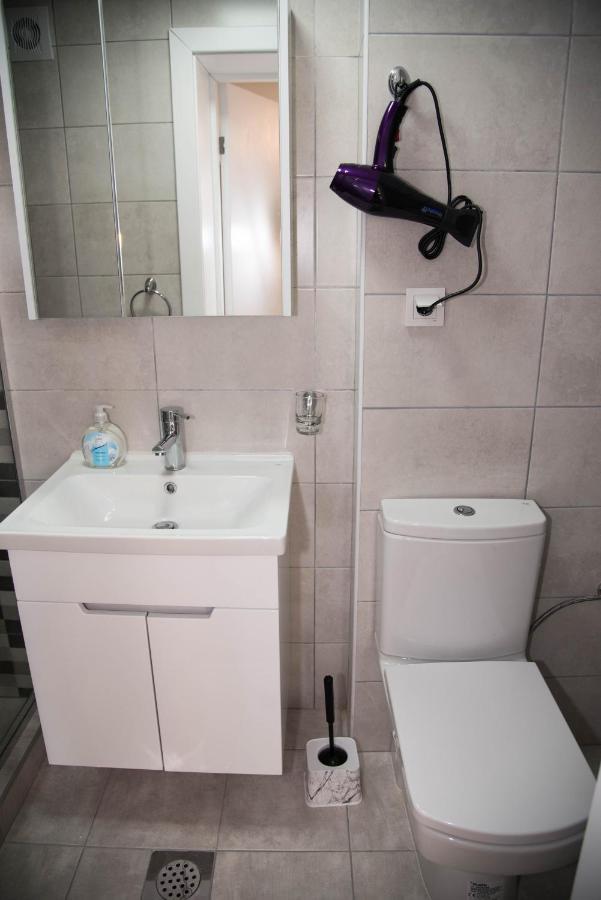 Guest House La Baja Ohrid Bagian luar foto