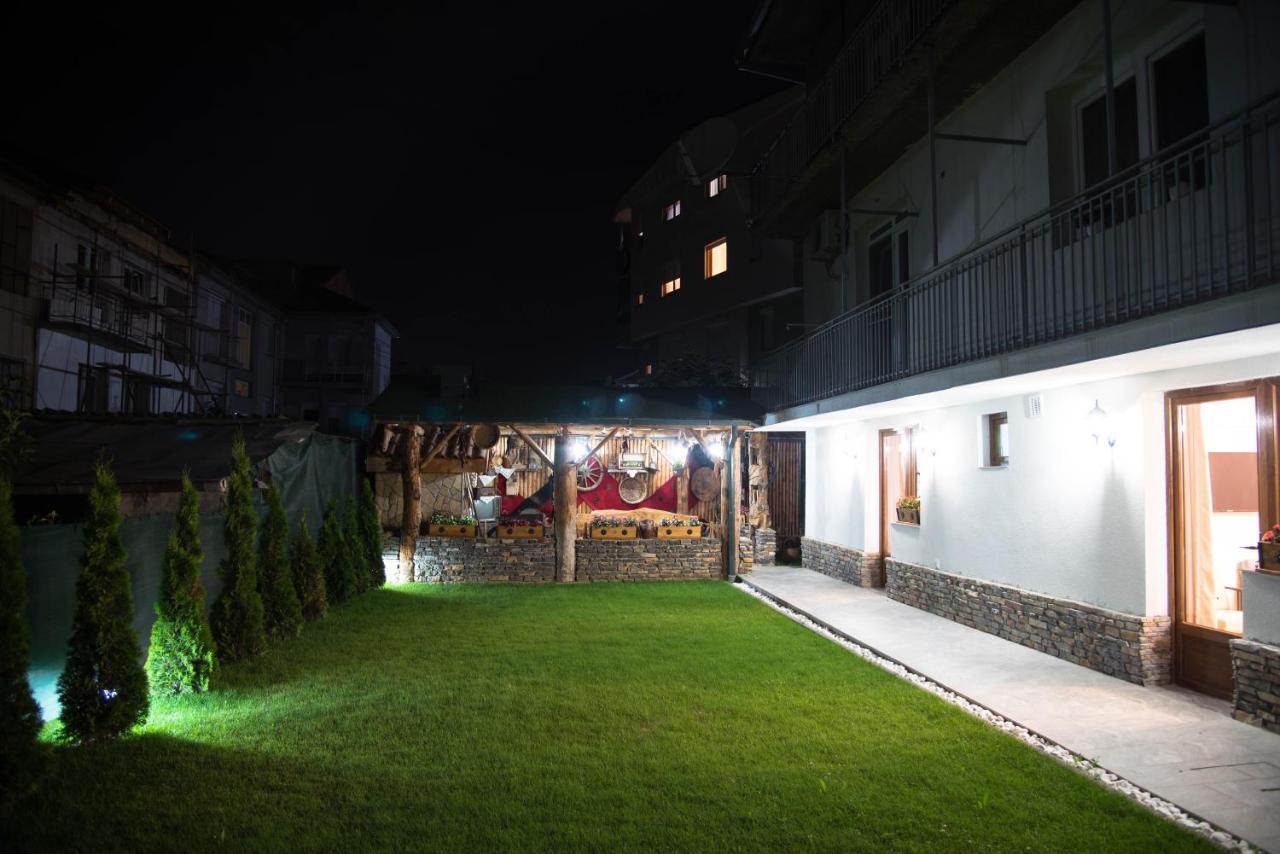 Guest House La Baja Ohrid Bagian luar foto
