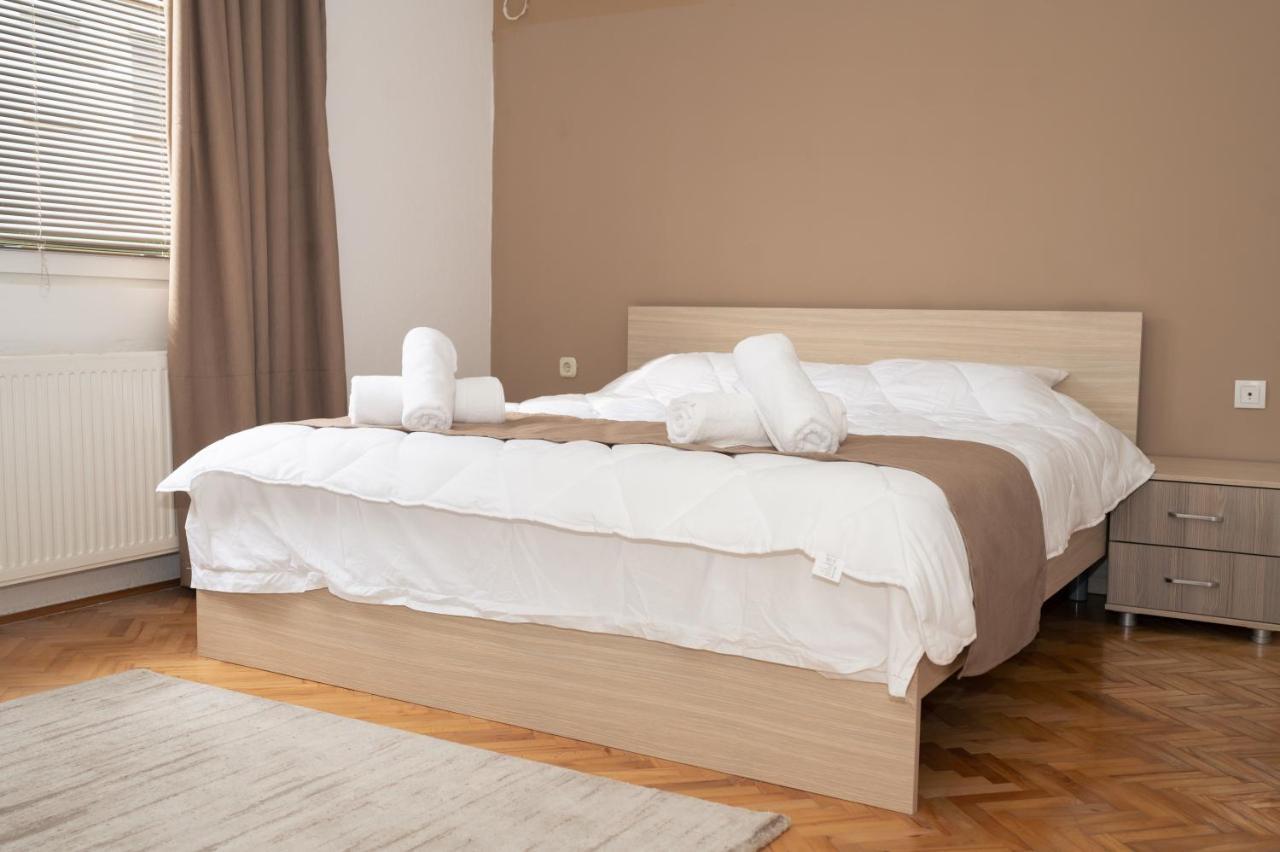 Guest House La Baja Ohrid Bagian luar foto