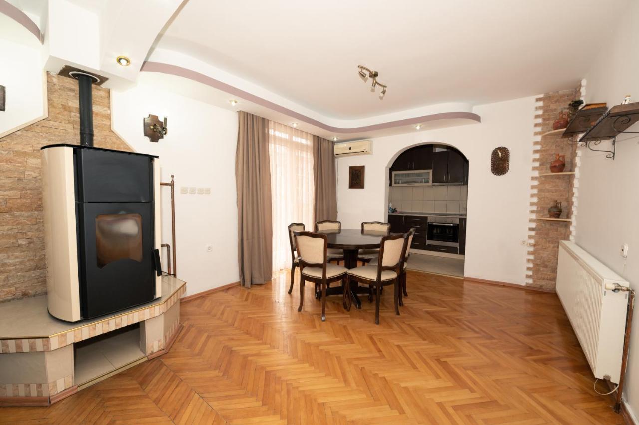 Guest House La Baja Ohrid Bagian luar foto